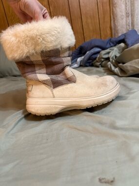 CROCS Women's Cozy Fur-Trim Winter Boot - Cream Plaid